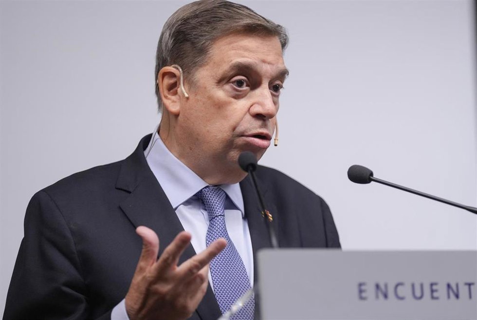 El ministro de Agricultura, Pesca y Alimentación, Luis Planas, en Sevilla.