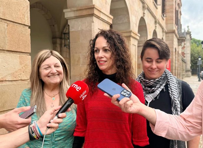 La coordinadora de Podem Catalunya, María Pozuelo, en declaraciones ante el Parlament.
