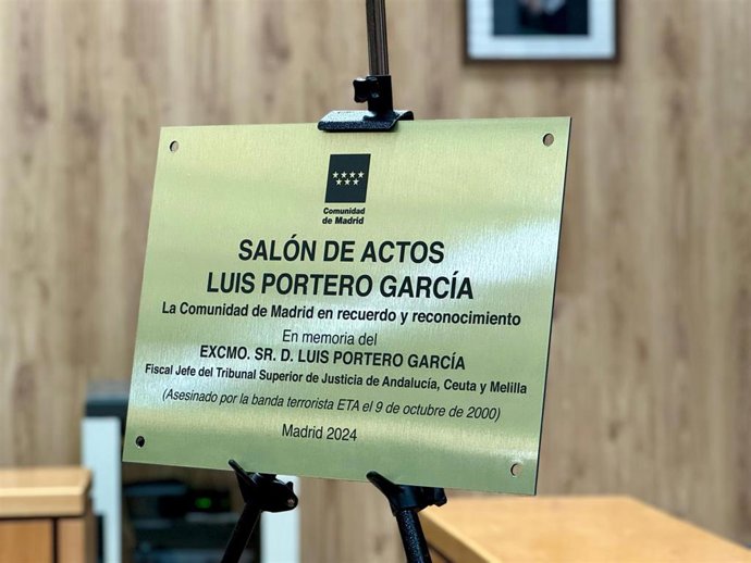 Archivo - Imagen del acto en septiembre de homenaje de la Comunidad de Madrid a Luis Portero, de cuyo crimen a manos de ETA se cumplen este jueves 25 años