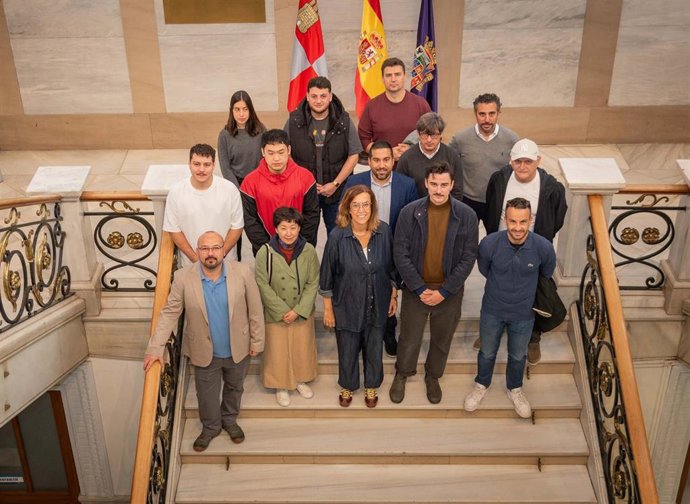 Visita de los profesionales internacionales al Palacio.