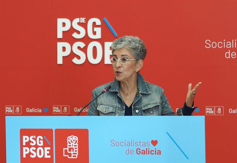 La diputada del PSdeG, Silvia Longueira, en rueda de prensa
