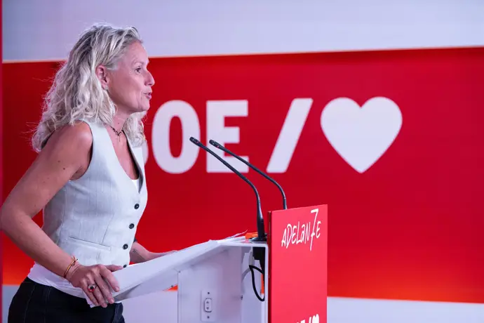 Archivo - La portavoz del PSOE, Montse Mínguez, en una rueda de prensa en Ferraz.- EUGENIA MORAGO/PSOE - Archivo