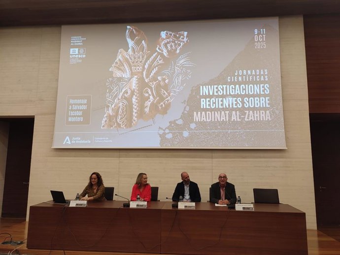 (Desde Izda.) Villalobos, O'neill, Lucena Y Vallejo En La Inauguración De Las Jornadas Científicas En Madinat Al-Zahra.