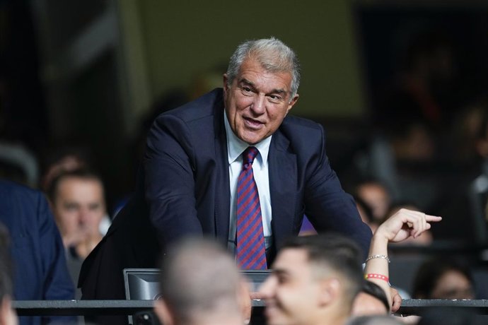 Archivo - Joan Laporta, presidente do FC Barcelona, é visto durante a partida de futebol da Liga Espanhola, LaLiga EA Sports, disputada entre Rayo Vallecano e FC Barcelona no Estadio de Vallecas em 31 de agosto de 2025, em Madri, Espanha.
