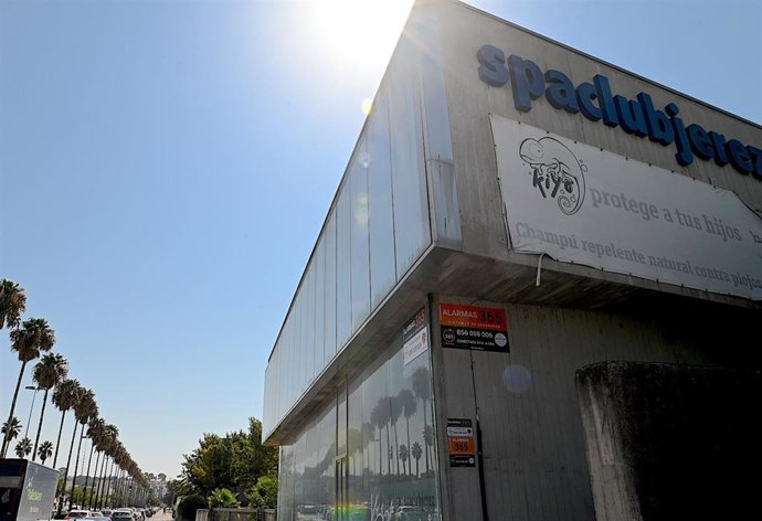 Archivo - Vista exterior del edificio Spa Club Jerez, en la zona sur de Jerez de la Frontera (Cádiz)
