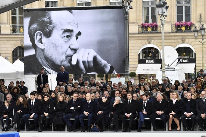 Archivo - Arquivo - 14 de fevereiro de 2024, Paris, Ile-De-France (Região, França): Homenagem nacional a Robert Badinter, em frente ao Ministério da Justiça em Paris, 14 de fevereiro de 2024.
