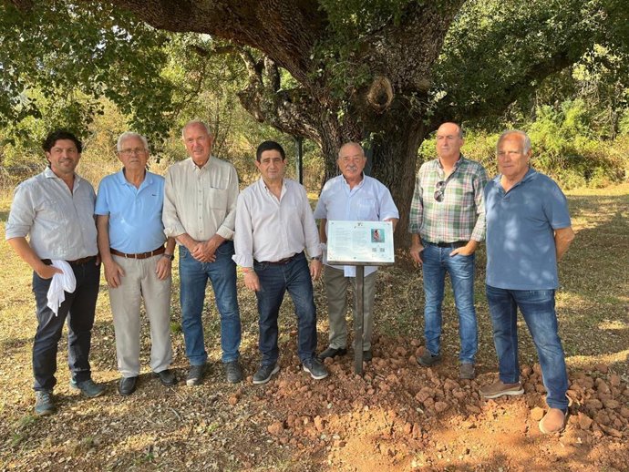 Descubrimiento de la placa dedicada a Antonio Machado en el Bosque Poético.
