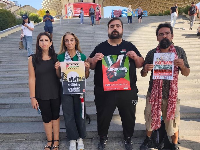 Representantes del SAT y la CGT presentan en Sevilla la convocatoria de huelga por el "genocidio" en Gaza.
