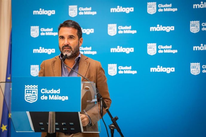 El concejal delegado de Turismo y Promoción de la Ciudad, Jacobo Florido, presenta el programa de acciones de promoción con motivo de la elección de Málaga como ciudad invitada dentro de los actos del Día de la Hispanidad en Miami.