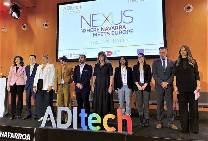 La consejera Ana Ollo con los participantes en la cuarta jornada NEXUS.