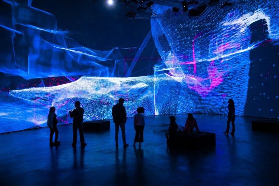 Exposición in situ: Refik Anadol, impulsada por la Inteligencia Artificial, el Museo Guggenheim Bilbao.