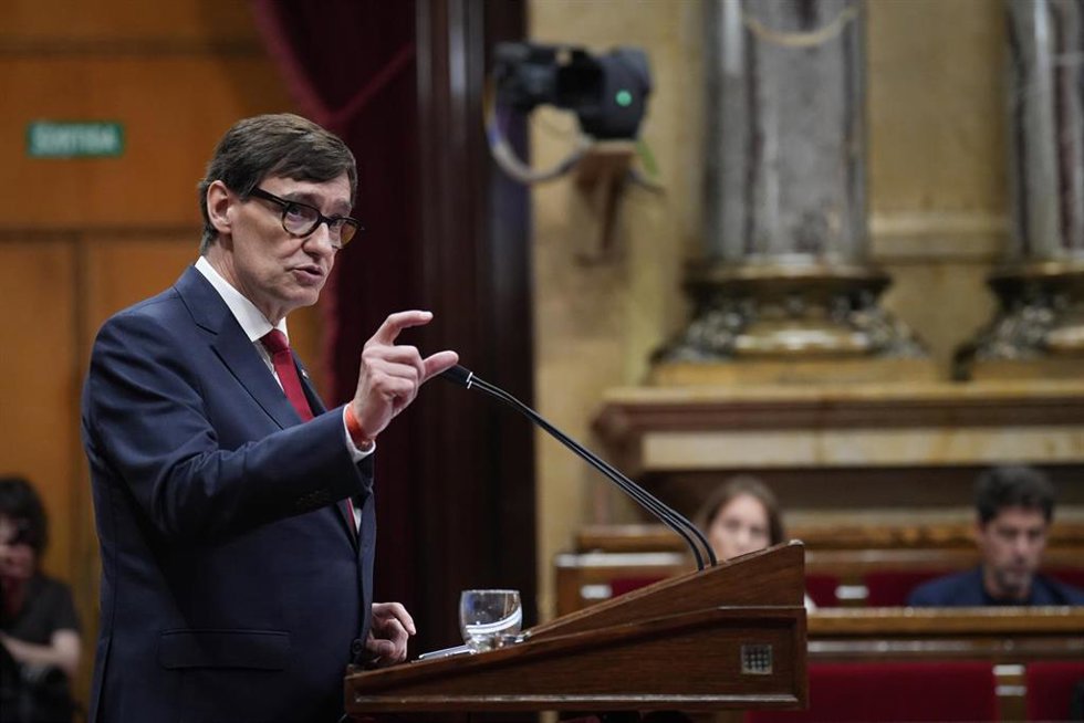 El presidente de la Generalitat, Salvador Illa, durante la primera jornada del Debate de Política General, en el Parlament de Catalunya, a 7 de octubre de 2025, en Barcelona, Catalunya (España).
