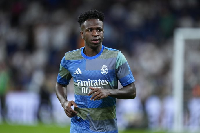 Vinicius Junior of Real Madrid CF warms up during the Spanish League, LaLiga EA Sports, football match played between Real Madrid and Villarreal CF at Santiago Bernabeu stadium on October 04, 2025, in Madrid, Spain.