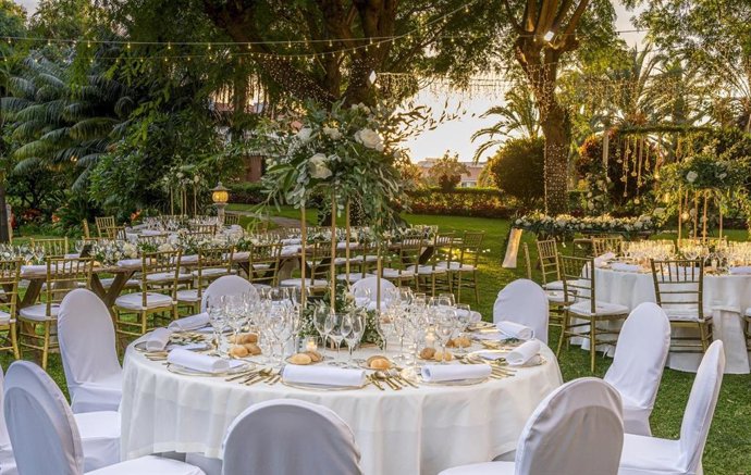 Montaje de banquete nupcial en el Hotel Botánico