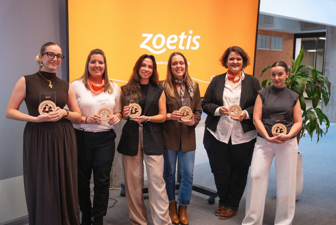Las mujeres premiadas en la la VI edición de los premios 'Zoetis Ganadería en Femenino'.
