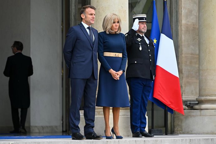 October 8, 2025, Paris, Ile-De-France (Region, France: The President of the Republic, Emmanuel Macron, and his wife, Brigitte Macron, hosted the Crown Prince of the Kingdom of Jordan, Hussein bin Abdullah, and his wife, Princess Rajwa Al Hussein, for a wo