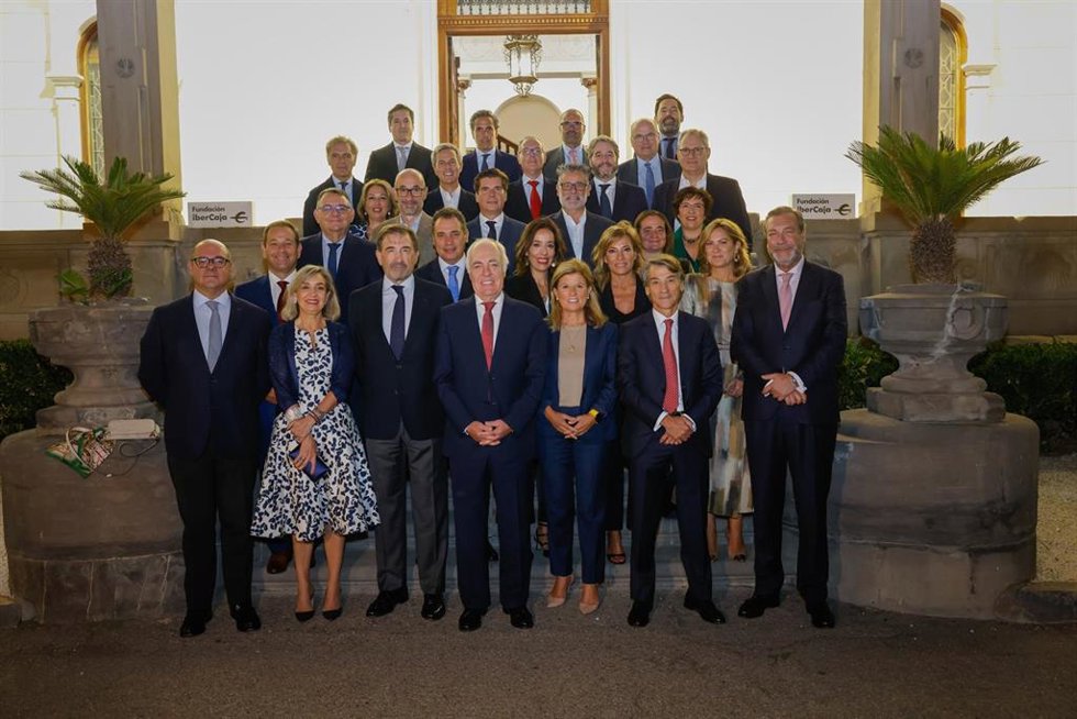 Foto de familia tras el encuentro.