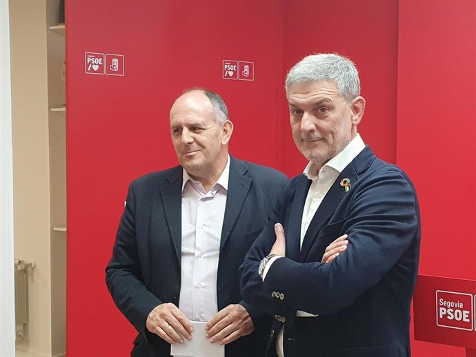 E secretario provincial, José Luis Aceves (izda) con el exprocurador José Luis Vázquez