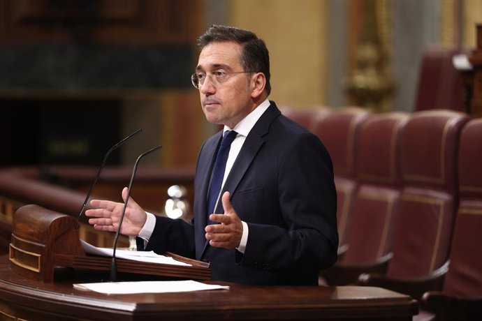 El ministro de Exteriores, Unión Europea y Cooperación, José Manuel Albares, durante una sesión plenaria, en el Congreso de los Diputados, a 7 de octubre de 2025, en Madrid (España). El pleno del Congreso vota hoy el embargo de armas a Israel después de q