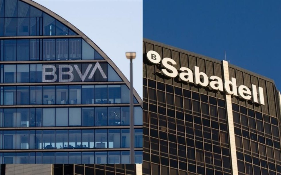 Archivo - Logos de BBVA y Banco Sabadell