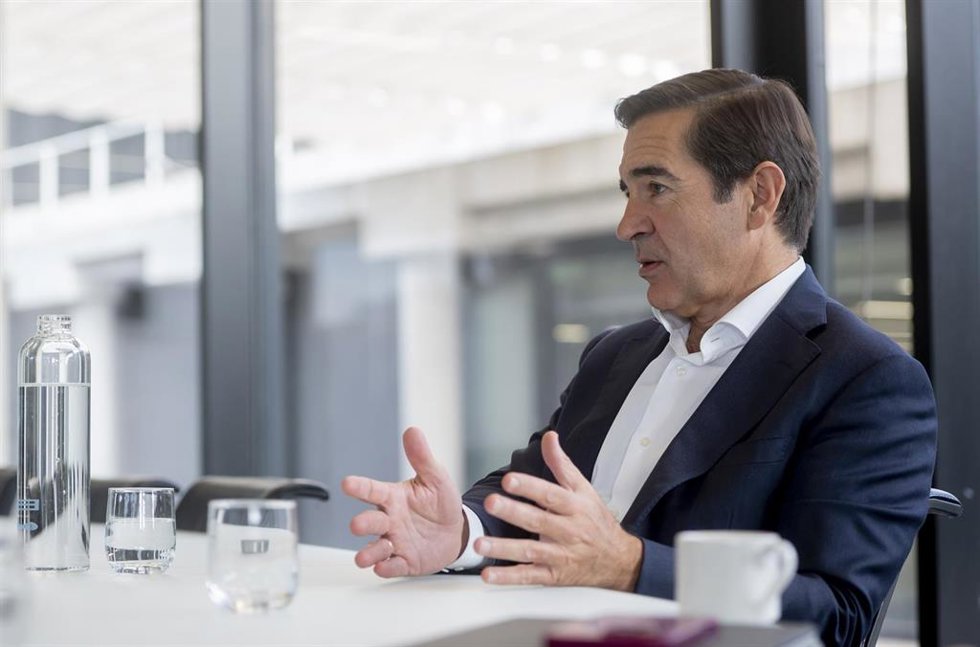 El presidente del BBVA, Carlos Torres Vila, durante una entrevista para Europa Press, en el edificio La Vela, en la ciudad del BBVA, a 8 de octubre de 2025, en Madrid (España). Torres Vila, ingeniero eléctrico, licenciado en Administración de Empresas