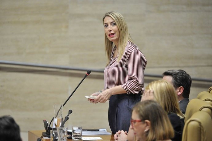 Archivo - La presidenta de la Junta, María Guardiola, en una foto de archivo