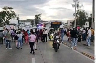 Bloqueo de los manifestantes