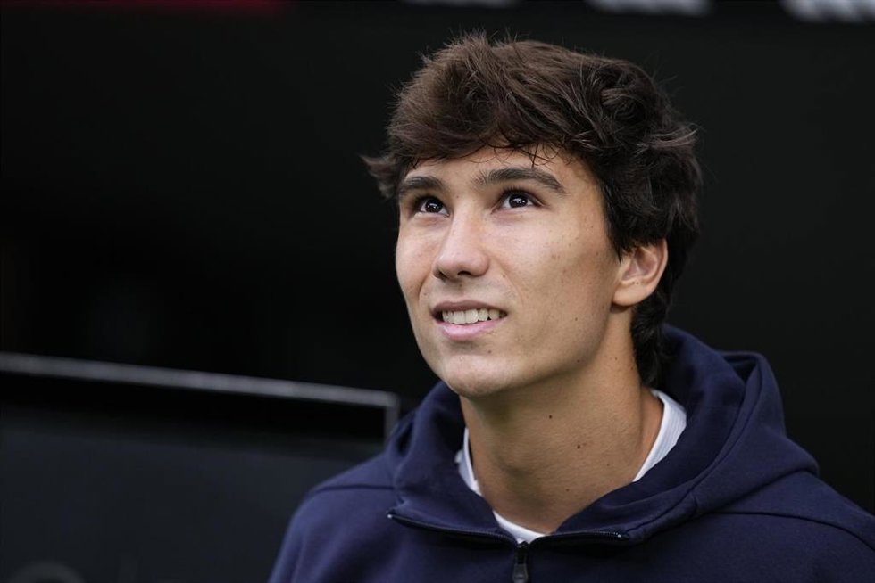 El delantero del Real Madrid Gonzalo García ante el RCD Espanyol en el Santiago Bernabéu. 
