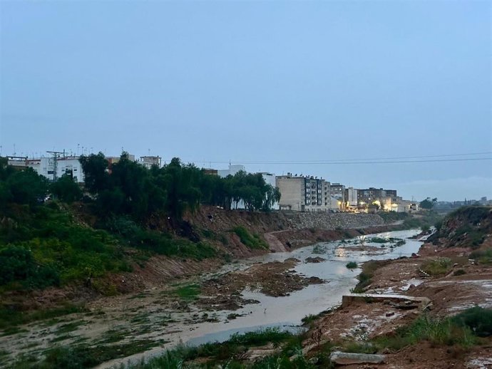 Situación del barranco del Poyo a las 8.00 horas, a la altura del Puente de Alaquàs
