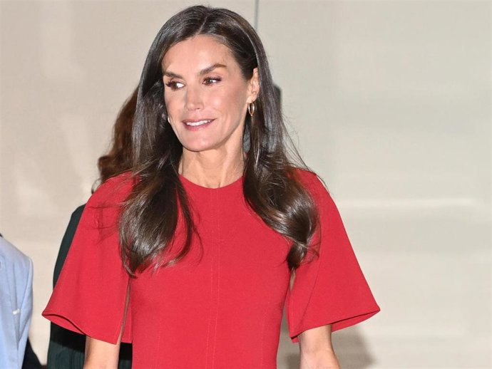 La Reina Letizia llega al acto institucional organizado por la Confederación Salud Mental España con motivo del “Día Mundial de la Salud Mental 2025”