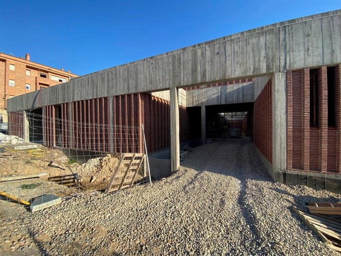 Obras de la fachada del nuevo CAP