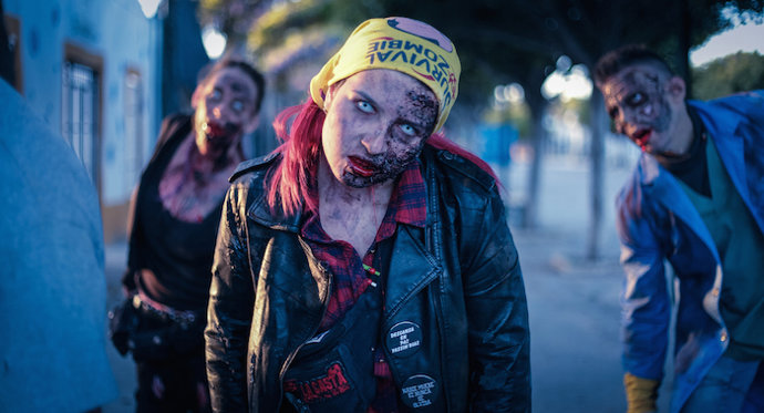 Imagen de varios participantes del juego 'Survival Zombie'.