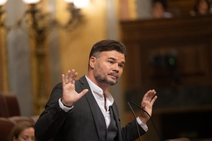 El portavoz de ERC en el Congreso, Gabriel Rufián, interviene durante una sesión plenaria, en el Congreso 