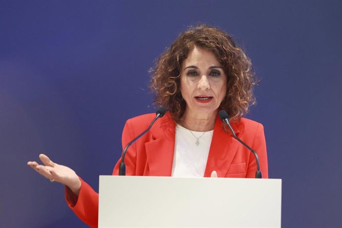 Archivo - La vicepresidenta primera y ministra de Hacienda, María Jesús Montero, en una imagen de archivo.