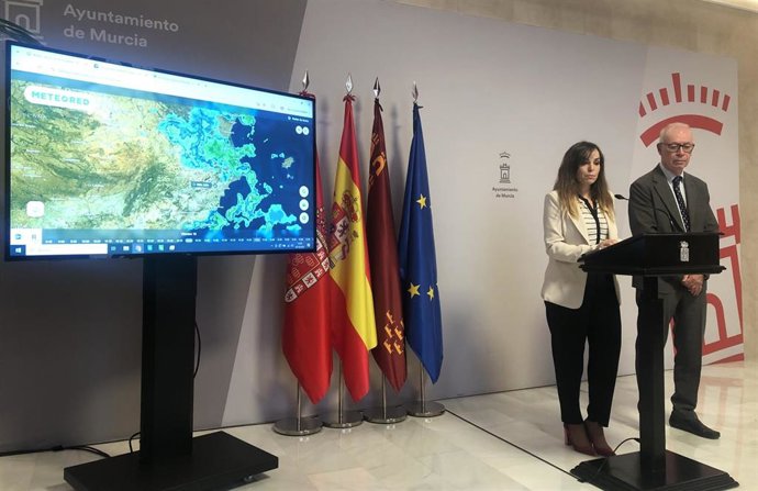 La portavoz del equipo de Gobierno del Ayuntamiento de Murcia, Rebeca Pérez, informa del dispositivo desplegado por la dana Alice, lluvia, tormenta