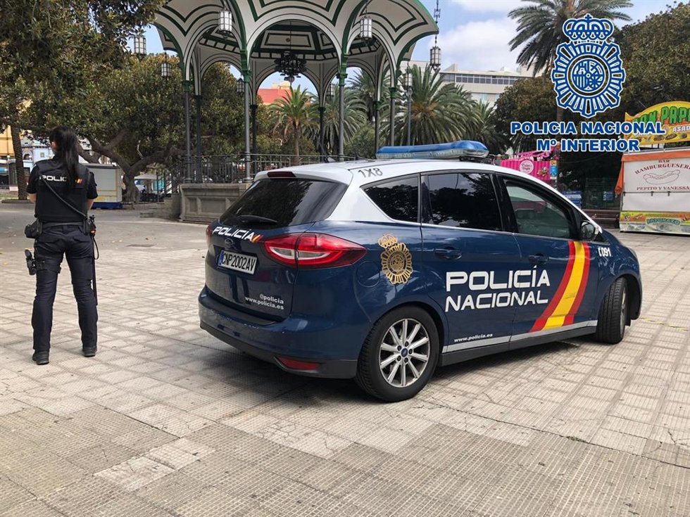 Archivo - Agentes de la Policía Nacional
