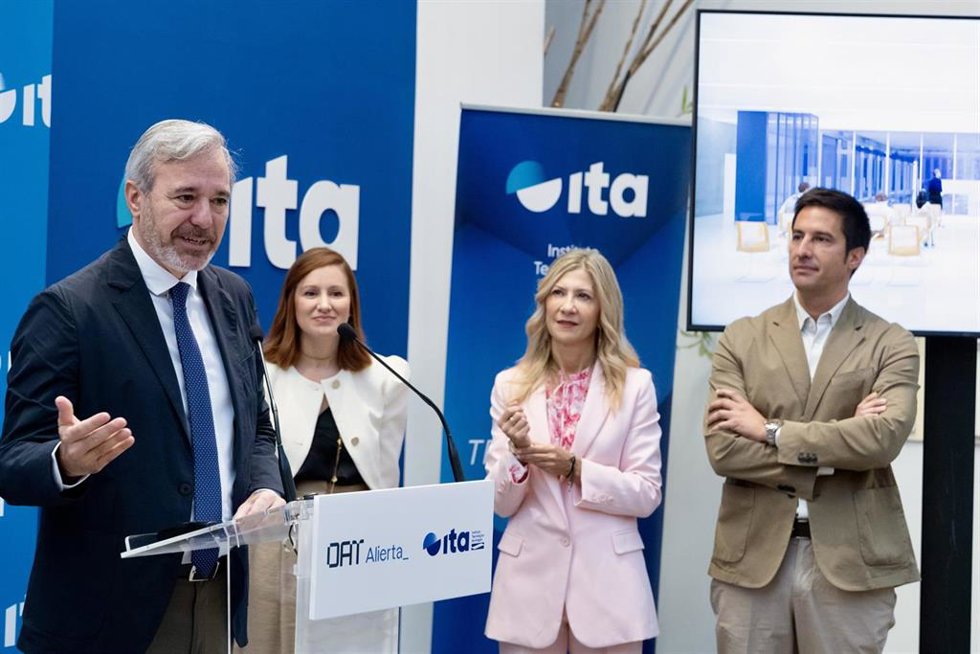 El presidente del Gobierno de Aragón, Jorge Azcón, en la presentación del nuevo edificio del ITA en el DAT Alierta.
