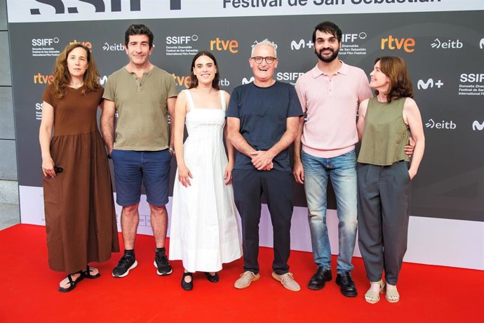 Archivo - July 11, 2025, Madrid, Spain: Marian Fernández, Jone Laspiur, Asier Altuna, Eneko Sagardoy and Nagore Aranburu, crew of the film ''Karmele'', attend the unveiling of the spanish films at the 73rd edition of the San Sebastian Film Festival at the