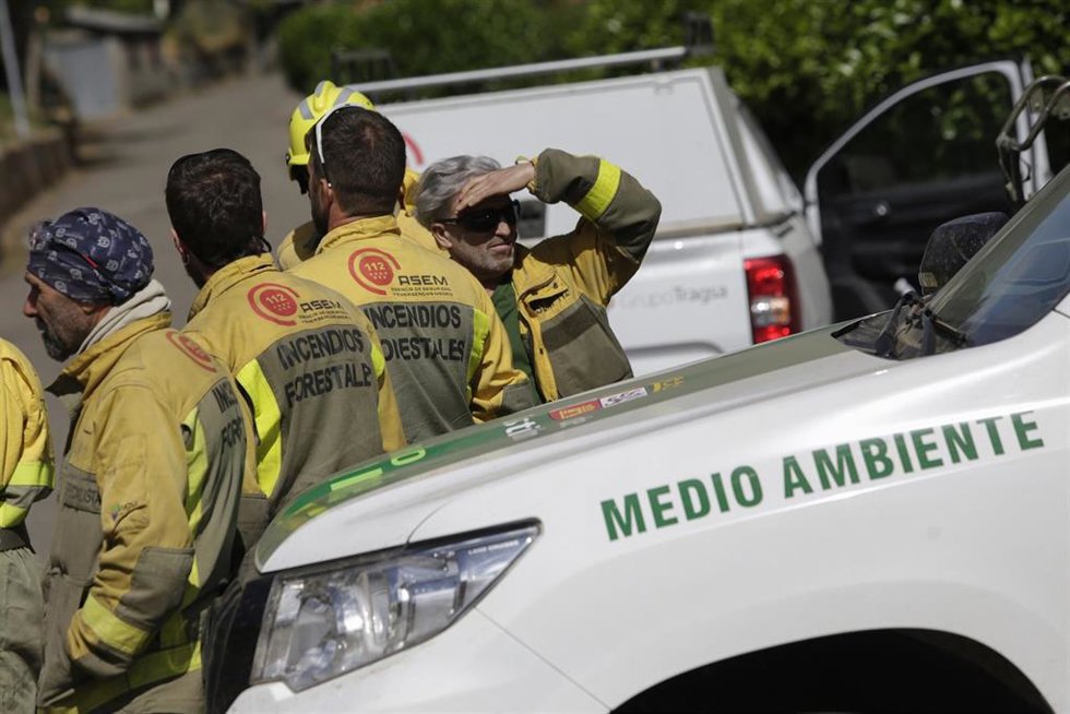 Archivo - Bomberos trabajan en el incendio de Fasgar, a 28 de agosto de 2025, en Tremor de Arriba 