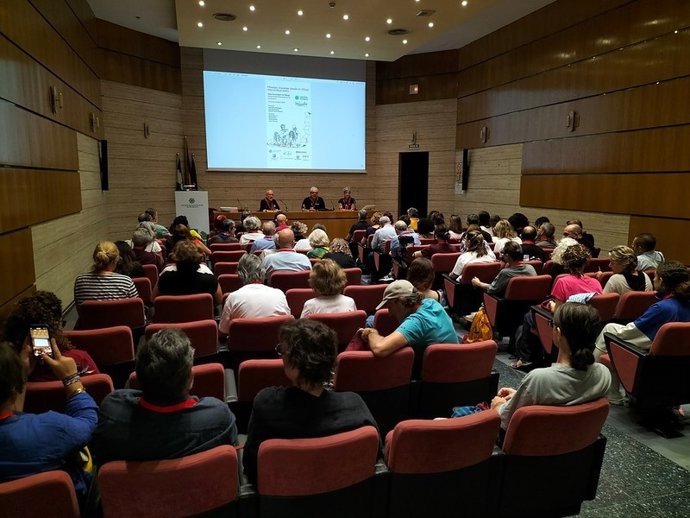 La UNIA realiza en la Sede Tecnológica de Málaga un taller centrado en el dibujo urbano.