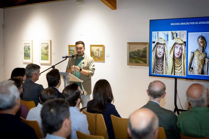 El Museo de Alcalá de Guadaíra exhibe restauradas una Virgen María del siglo XVI y un Santo Cristo Crucificado