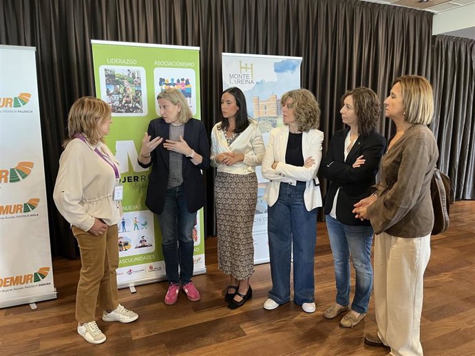 La vicepresidenta de la Junta participa en la inauguración de la jornada organizada por el Día de la Mujer Rural