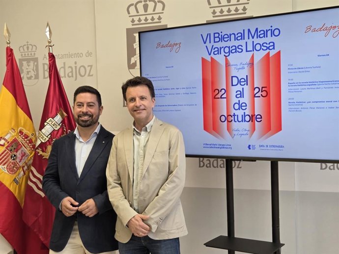 Presentación de la programación de la VI Bienal Mario Vargas Llosa prevista en Badajoz.