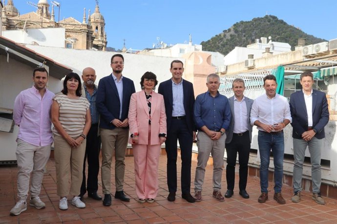 Reunión del PSOE con los secretarios generales de los siete municipios jiennenses de mayor población