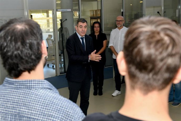 El conselleiro de Educación, Ciencia, Universidades e Formación Profesional, Román Rodríguez