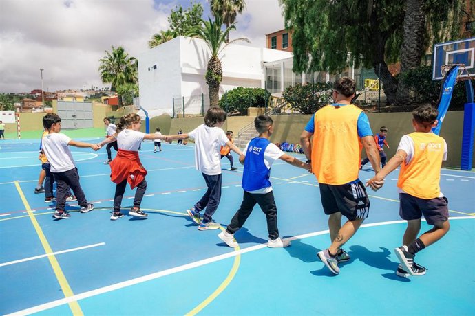 Archivo - Tenerife inicia en 82 centros educativos el programa 'Escuelas Activas' para potenciar la actividad físico-deportiva