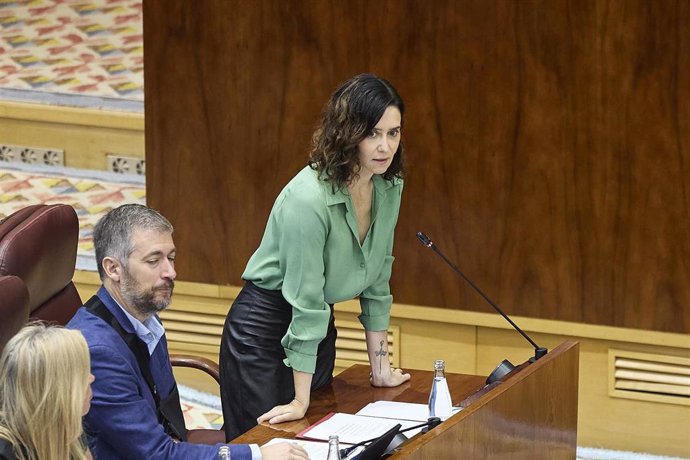 La presidenta de la Comunidad de Madrid, Isabel Díaz Ayuso, interviene durante el pleno de la Asamblea de Madrid.