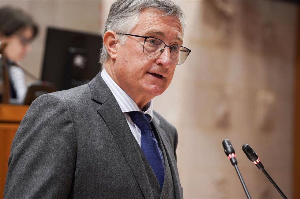 Archivo - El consejero de Medio Ambiente y Turismo del Gobierno de Aragón, Manuel Blasco.