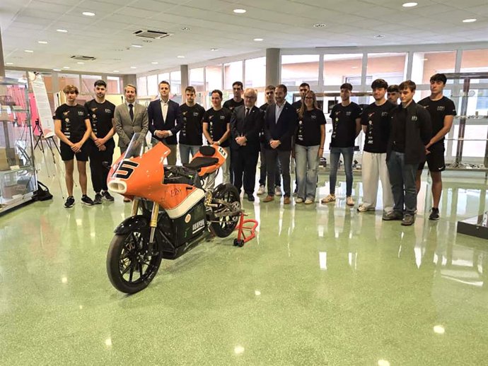 Presentación de la moto con la que el equipo EPS UJA Team competirá en MotoStudent.