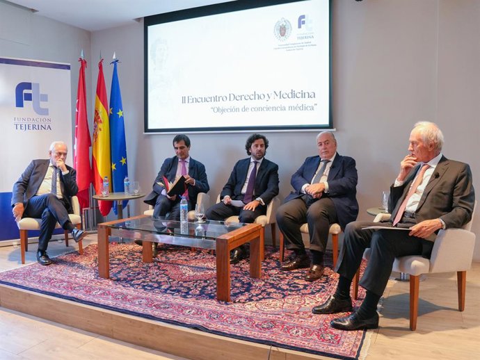 Médicos e advogados propõem uma conciliação entre o direito ao aborto e a objeção de consciência